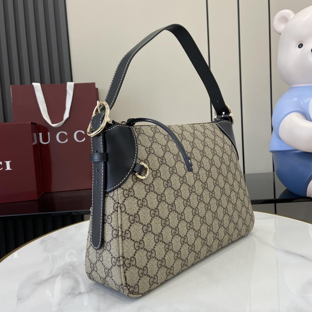 Gucci GG Emblem Medium Shoulder Bag - FashionPlug