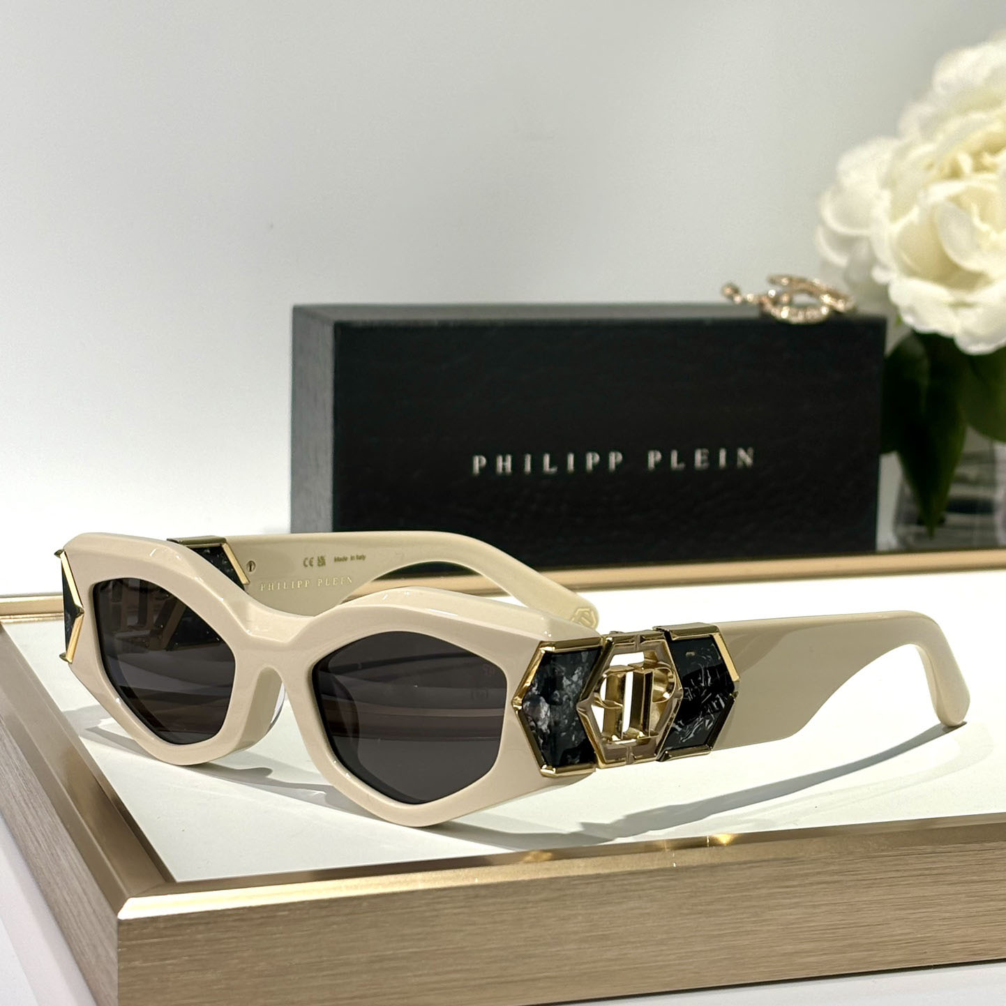 Philipp Plein Plein Hera Cat-eye Sunglasses   SPP136 - FashionPlug