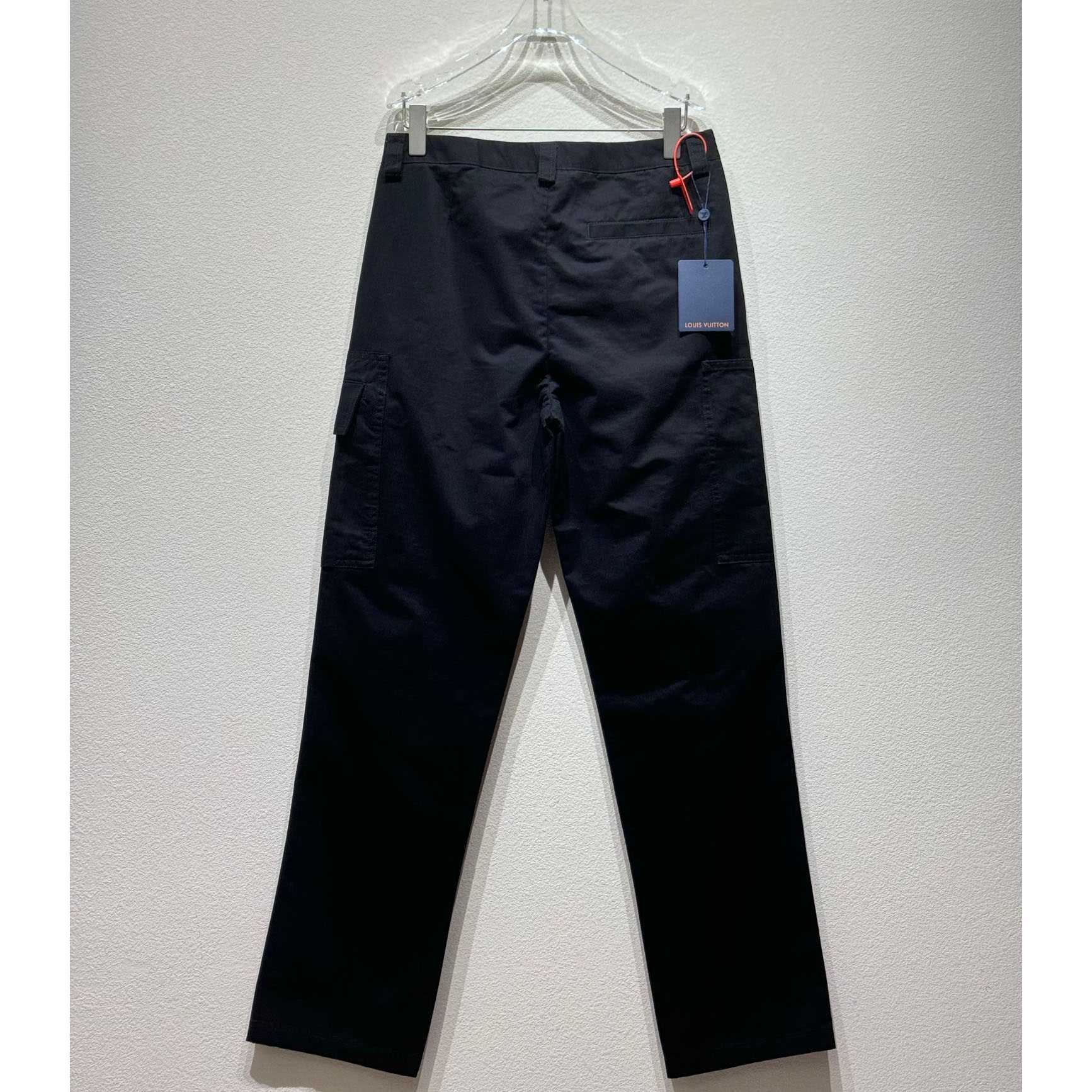 Louis Vuitton Signature Cotton Cargo Pants  1AFJ90 - FashionPlug