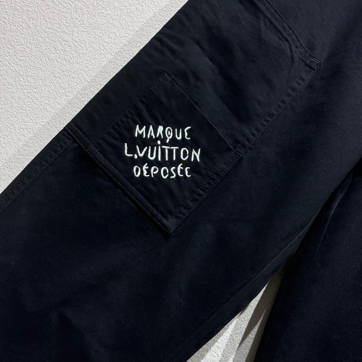 Louis Vuitton Signature Cotton Cargo Pants  1AFJ90 - FashionPlug