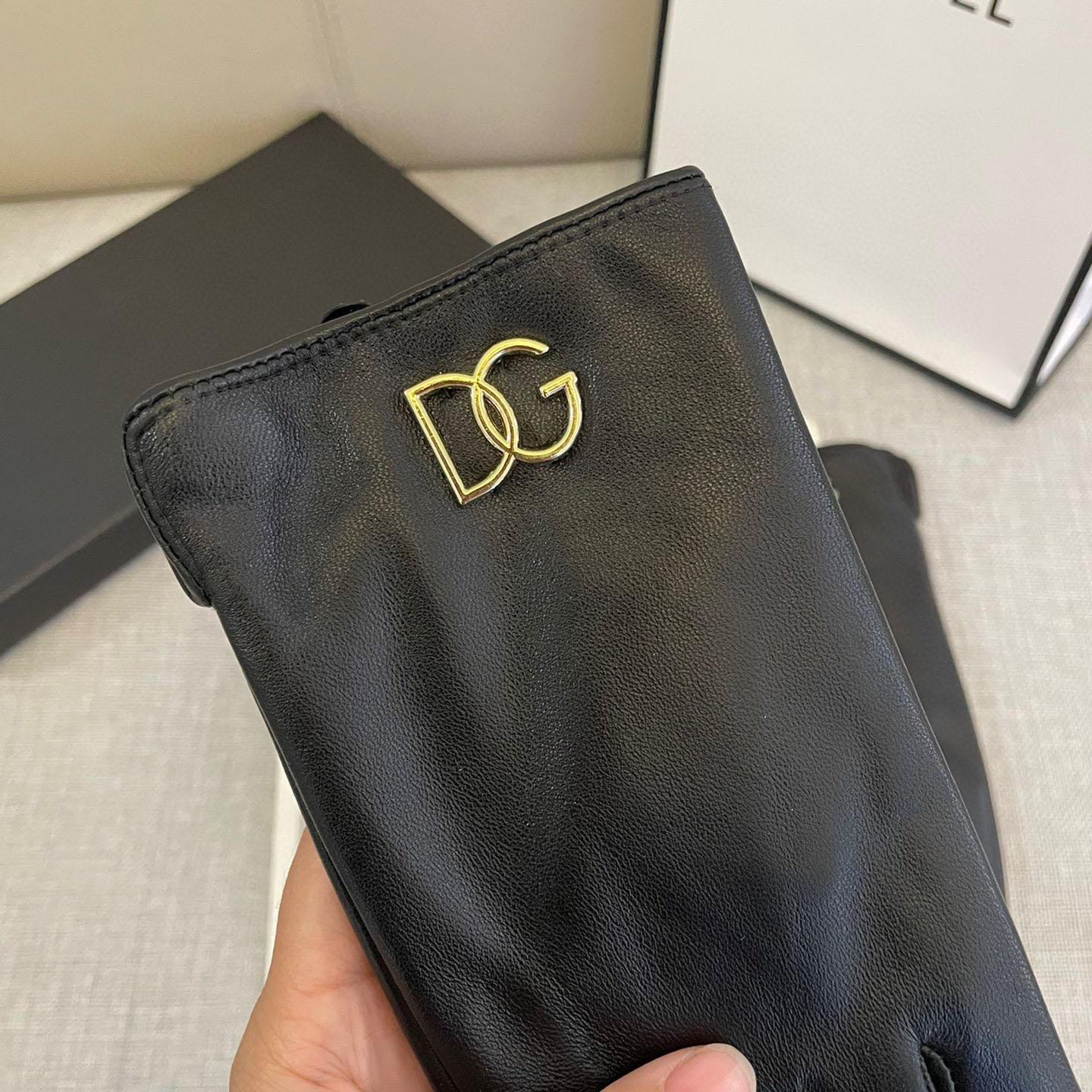 Dolce & Gabbana Gloves  - FashionPlug