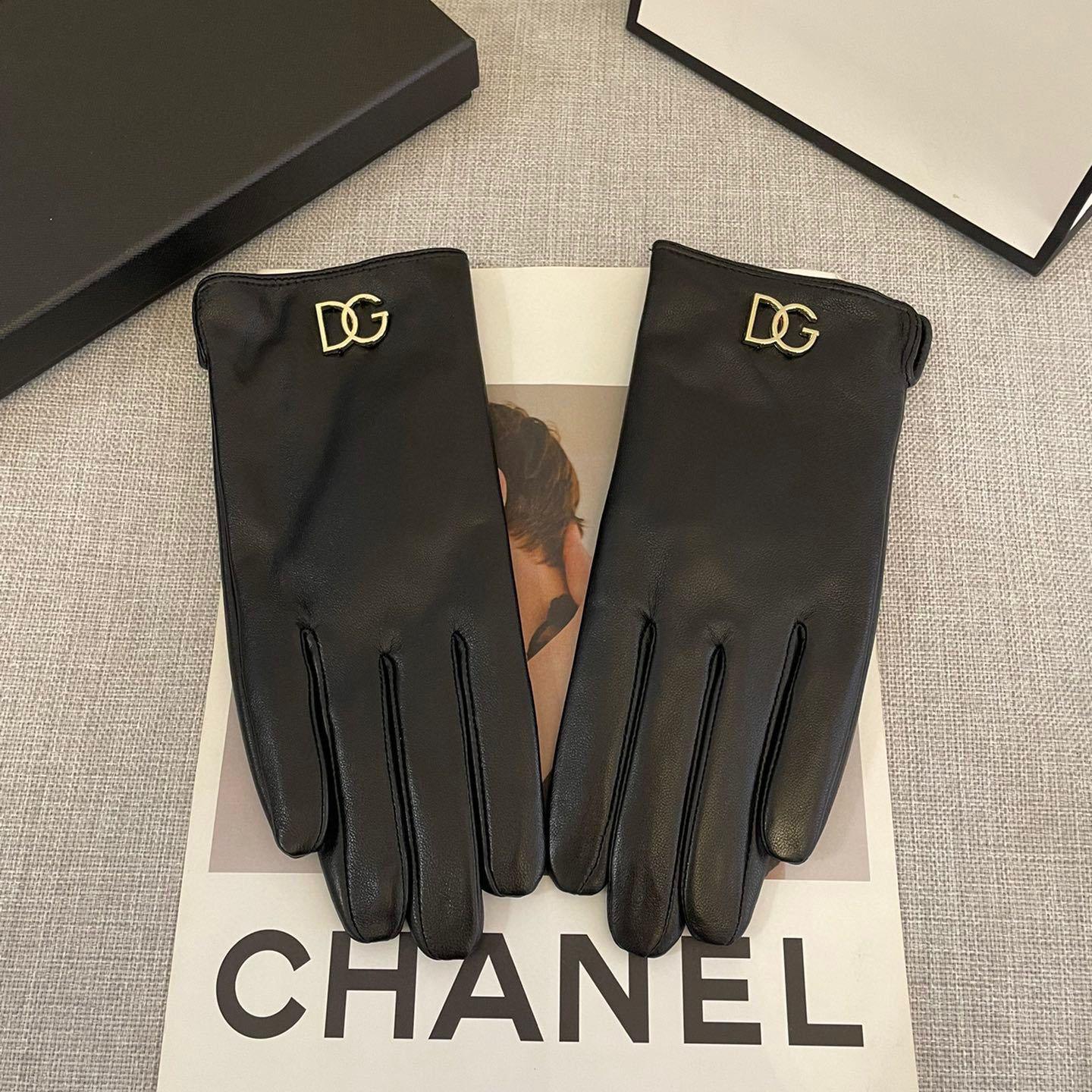 Dolce & Gabbana Gloves  - FashionPlug
