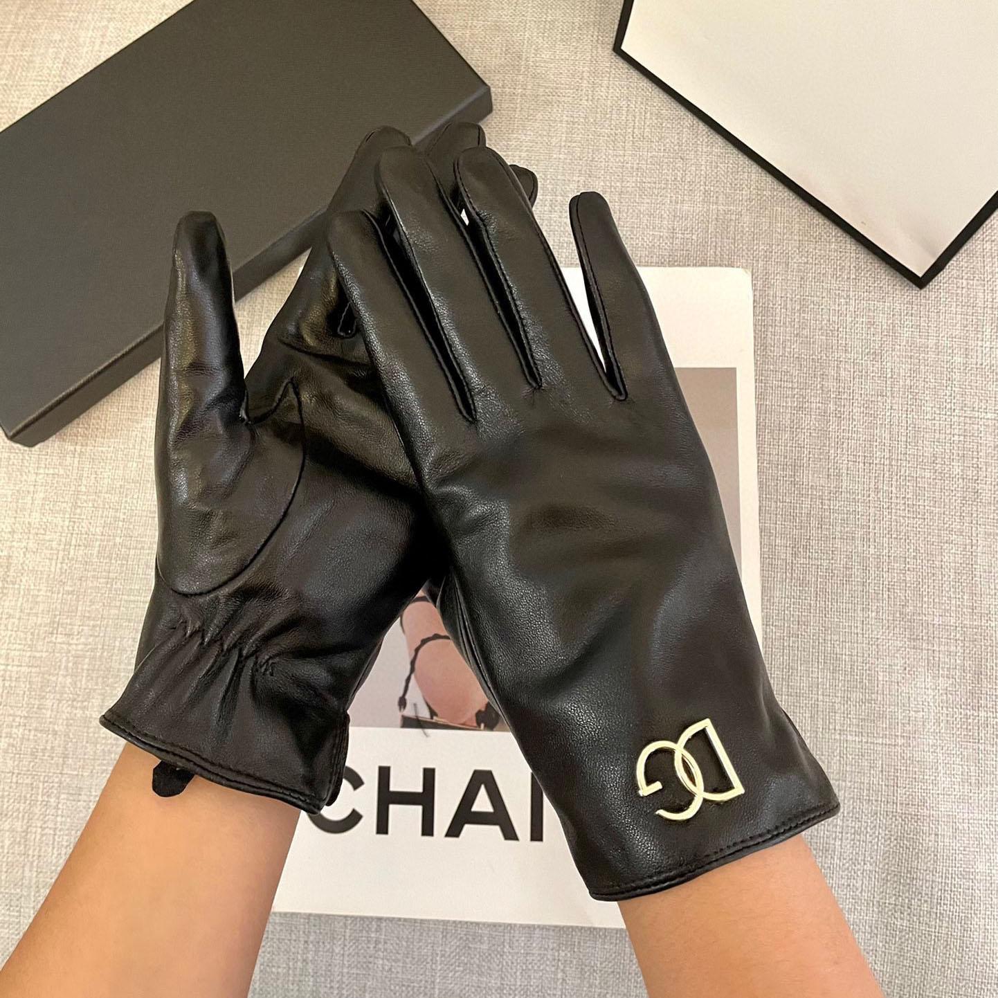 Dolce & Gabbana Gloves  - FashionPlug