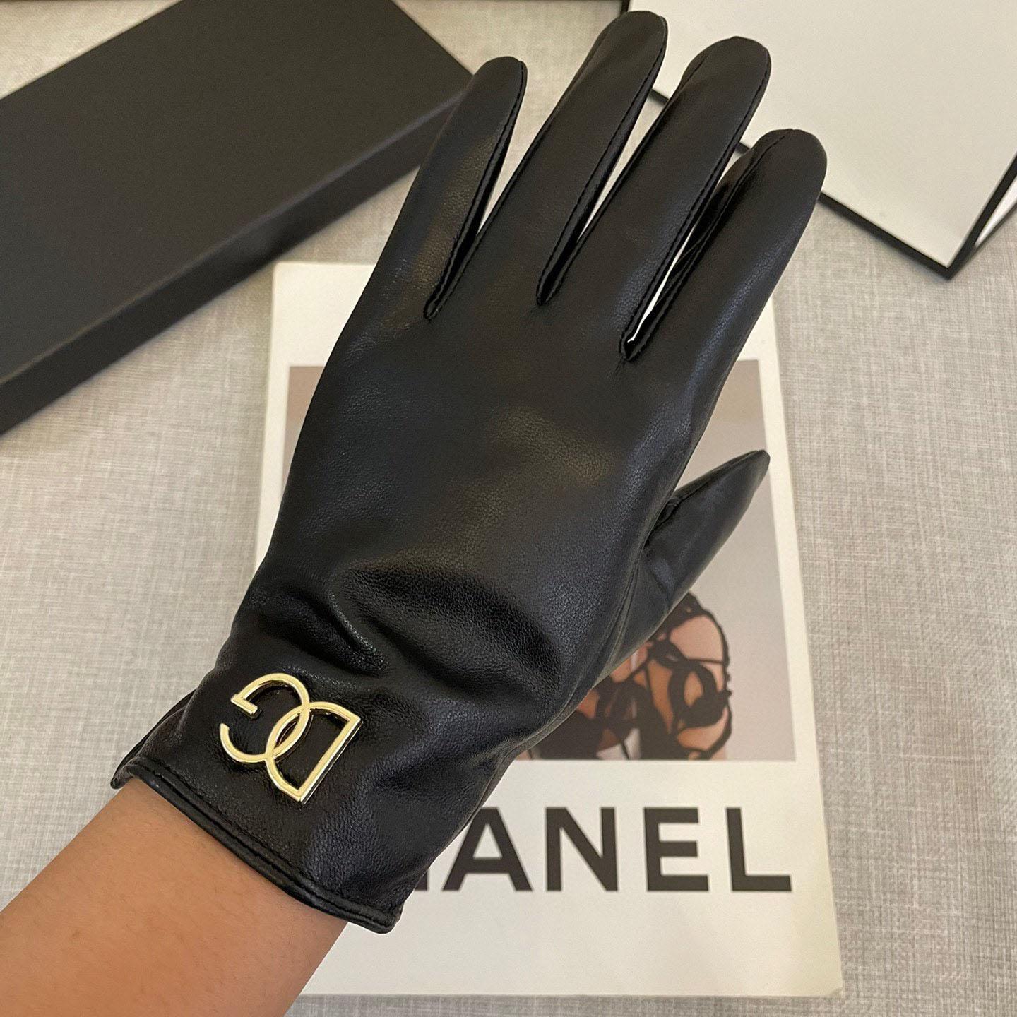 Dolce & Gabbana Gloves  - FashionPlug