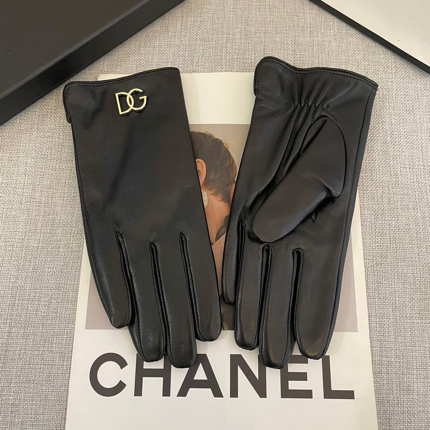Dolce & Gabbana Gloves  - FashionPlug