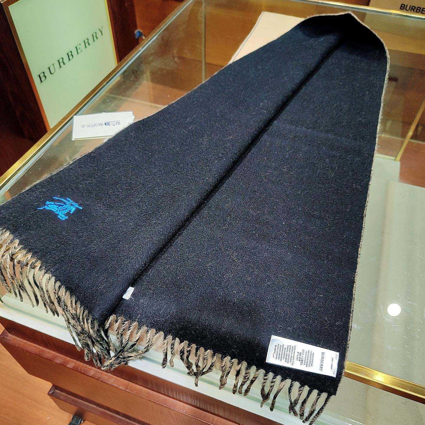 Burberry Reversible Cashmere Scarf - FashionPlug