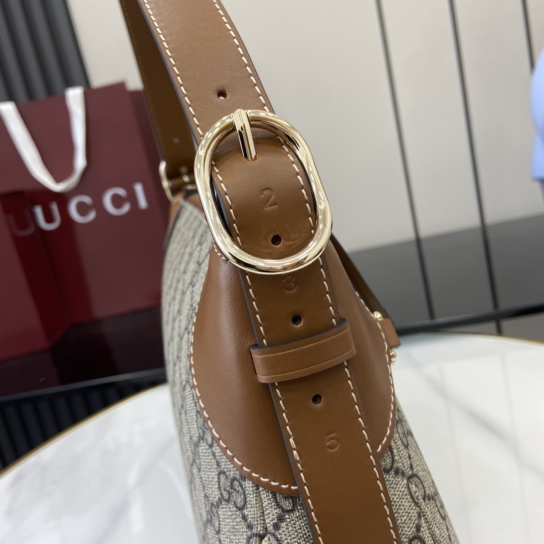 Gucci GG Emblem Medium Shoulder Bag - FashionPlug