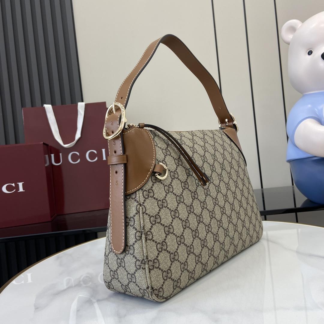 Gucci GG Emblem Medium Shoulder Bag - FashionPlug