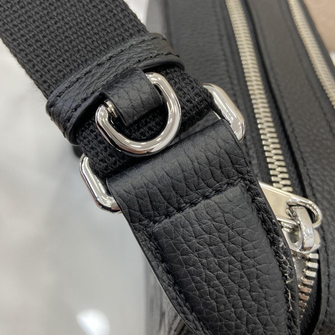 Gucci Jumbo GG Super Mini Bag - FashionPlug