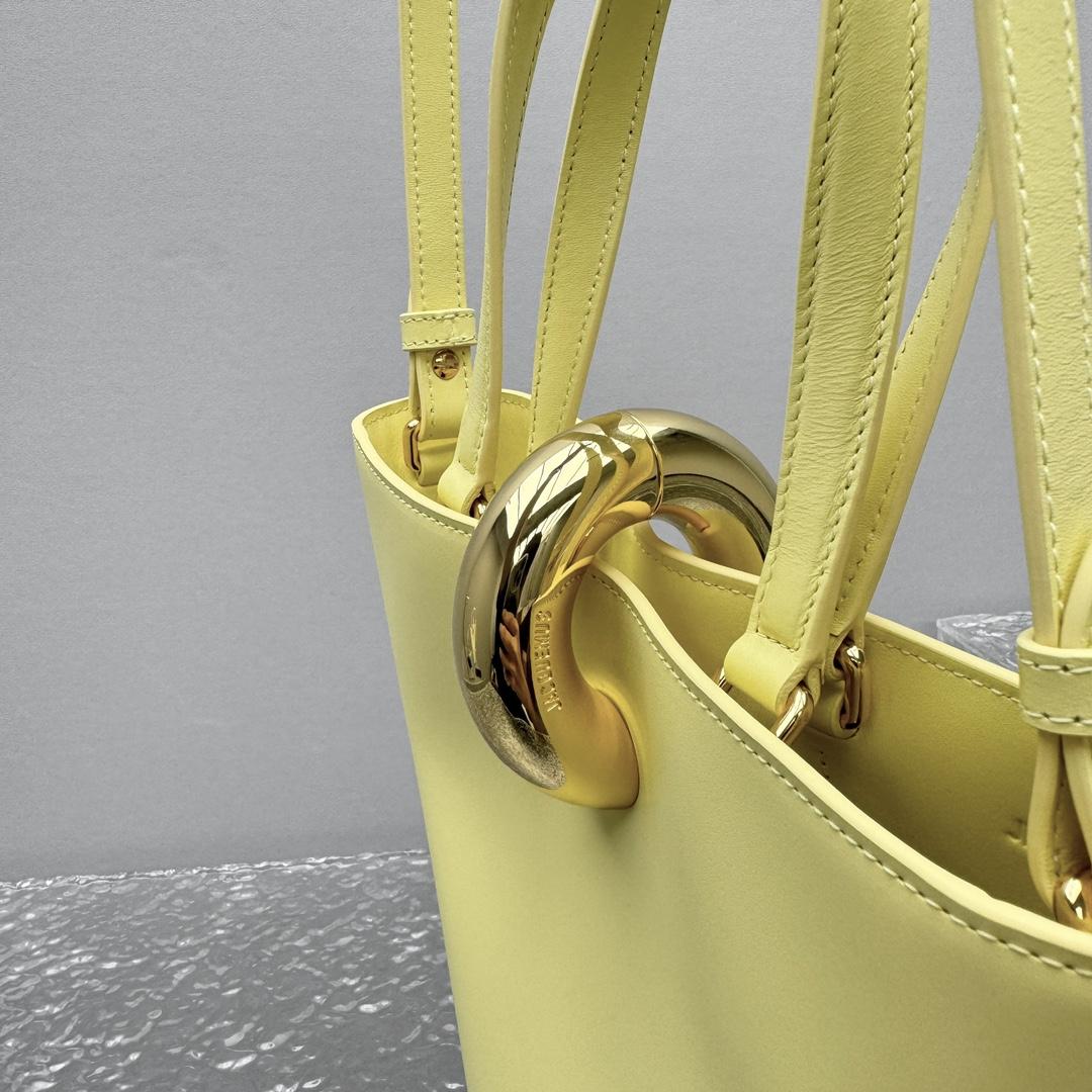 Jacquemus Le Petit Bambola Bag （10x10x20cm） - FashionPlug
