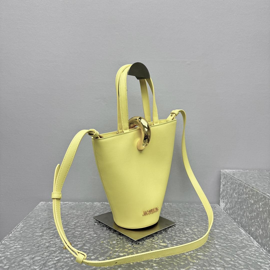 Jacquemus Le Petit Bambola Bag （10x10x20cm） - FashionPlug