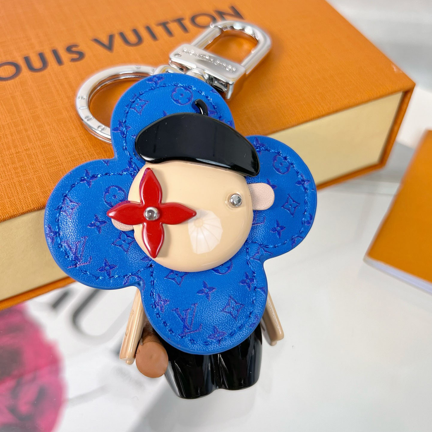 Louis Vuitton Vivienne in Paris Bag Charm  M01937 - FashionPlug