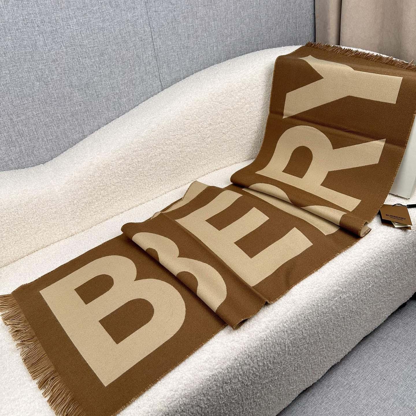 Burberry Logo Wool Jacquard Scarf - FashionPlug