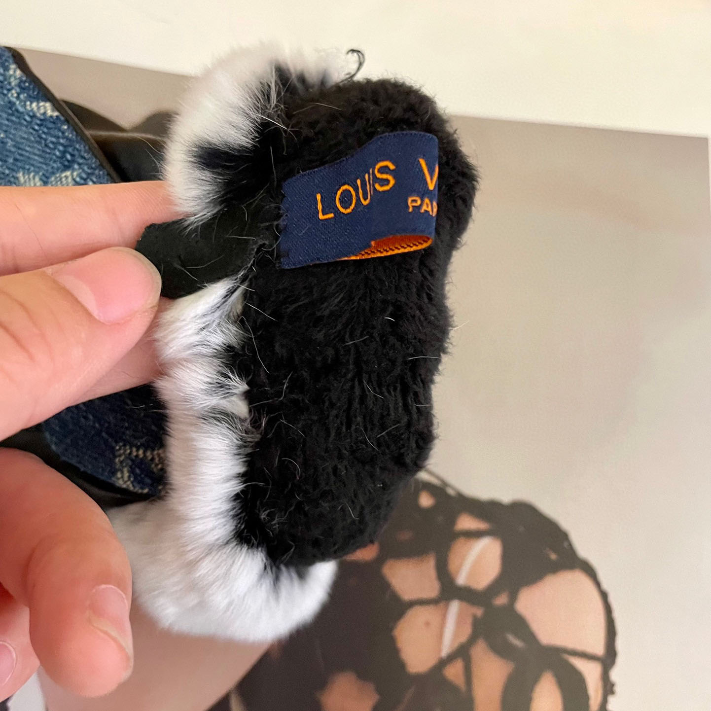 Louis Vuitton Gloves  - FashionPlug
