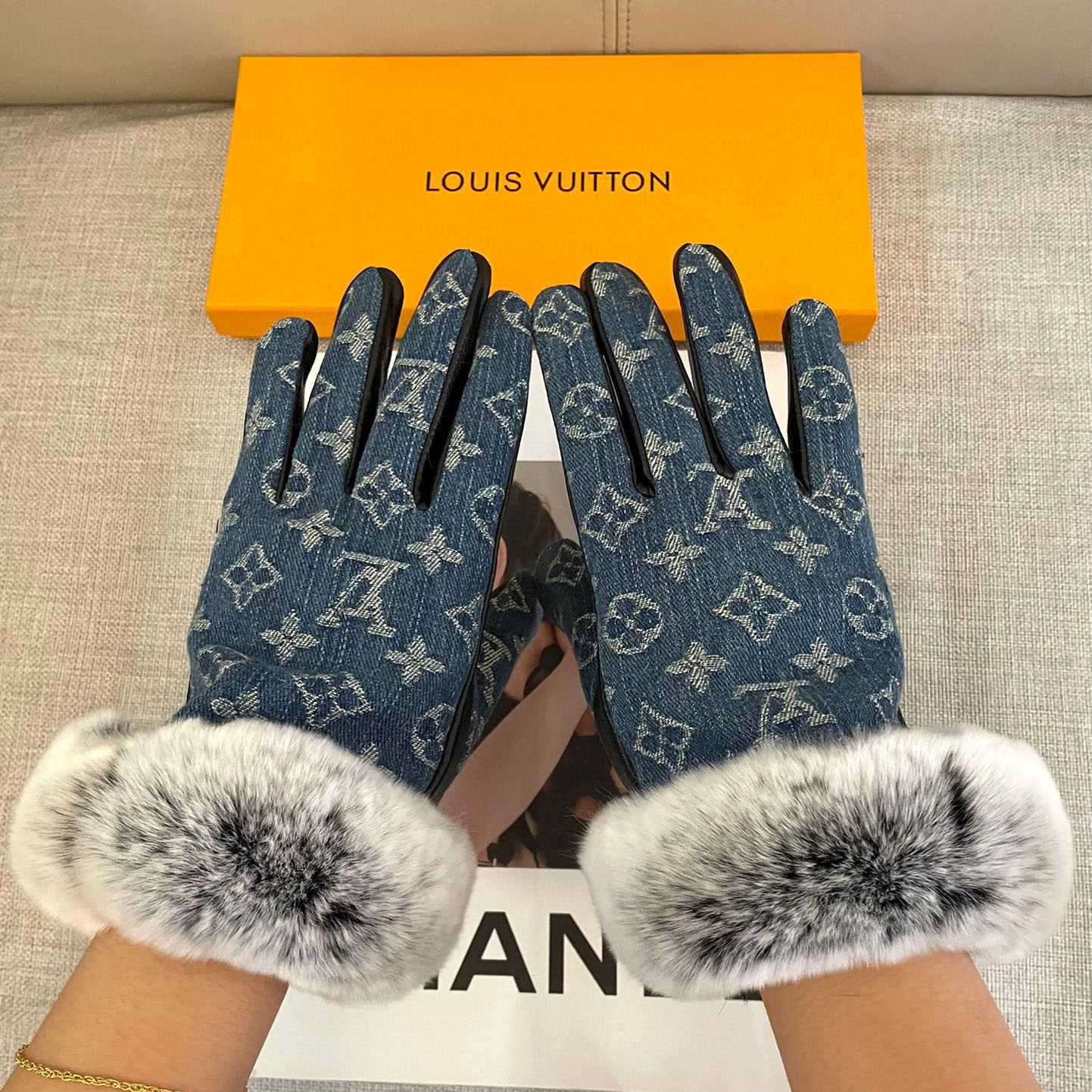 Louis Vuitton Gloves  - FashionPlug
