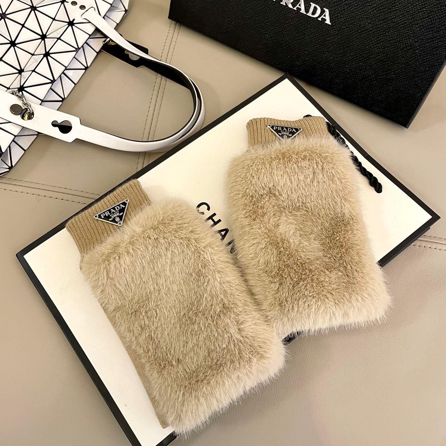 Prada Gloves  - FashionPlug
