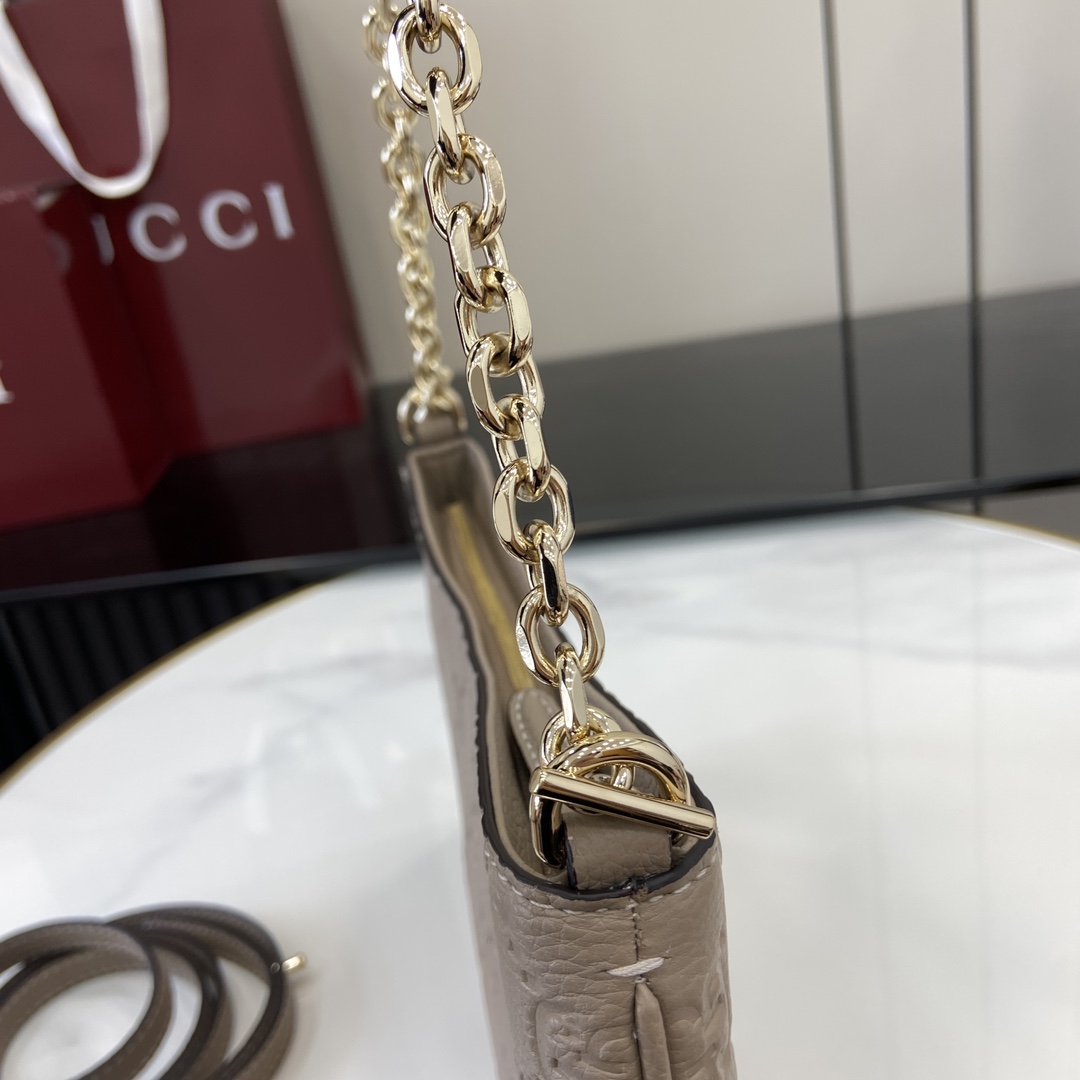 Gucci GG Emblem Medium Shoulder Bag - FashionPlug