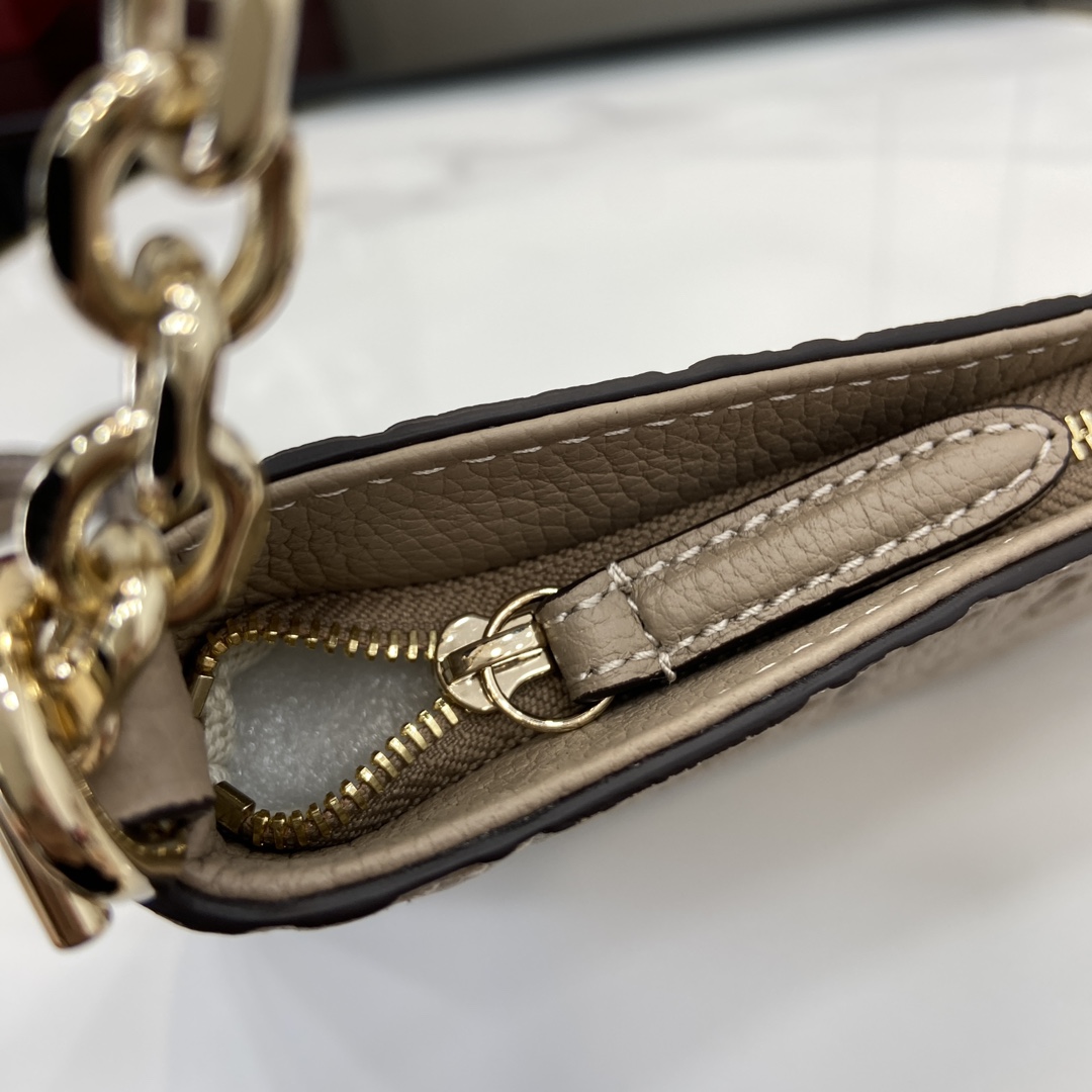 Gucci GG Emblem Medium Shoulder Bag - FashionPlug