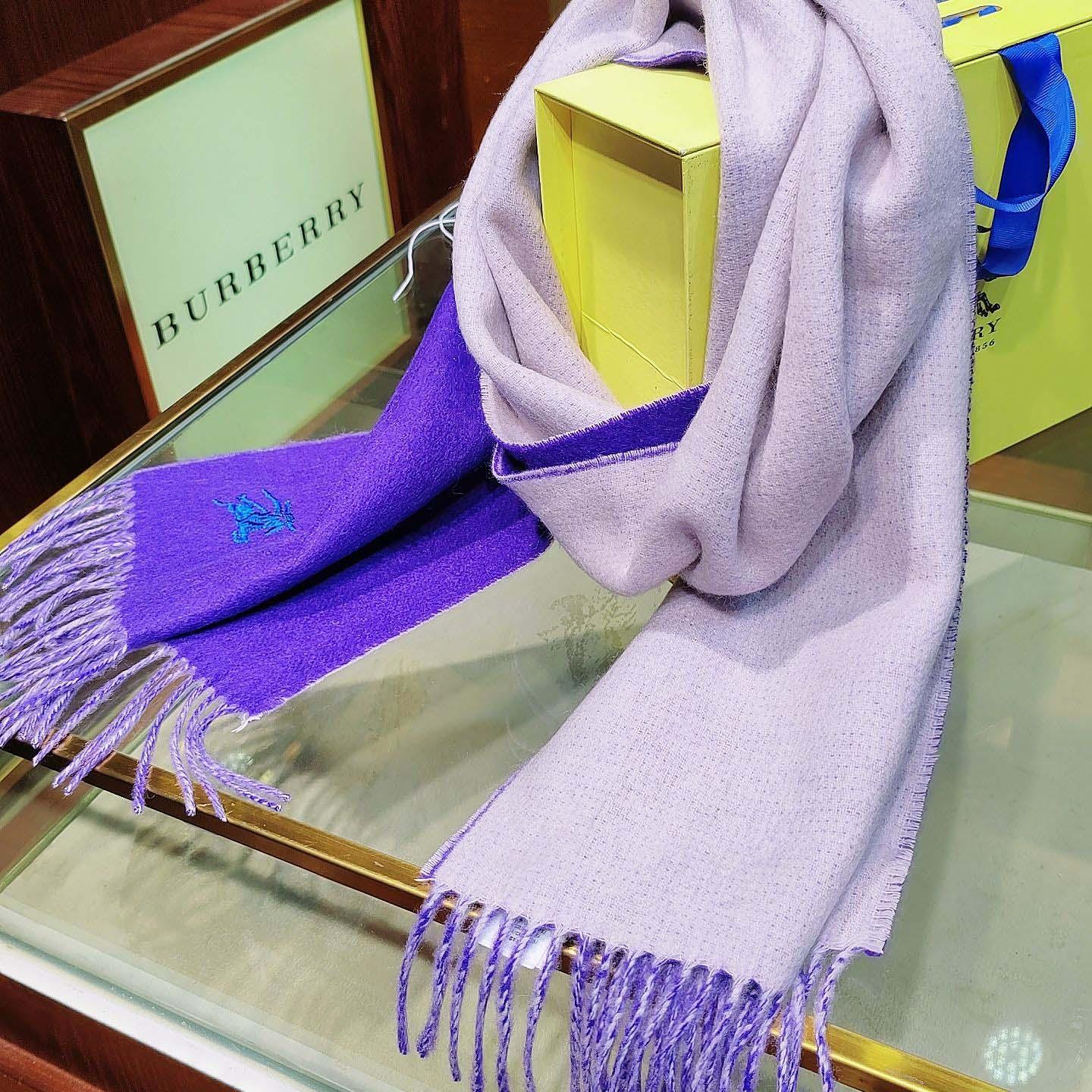Burberry Reversible Cashmere Scarf - FashionPlug