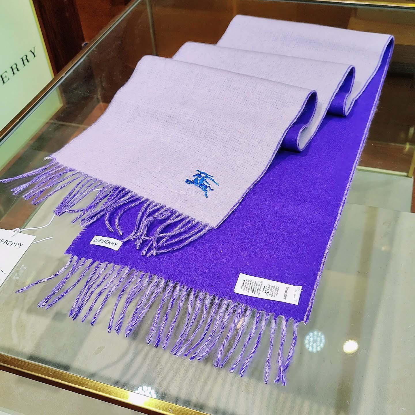 Burberry Reversible Cashmere Scarf - FashionPlug
