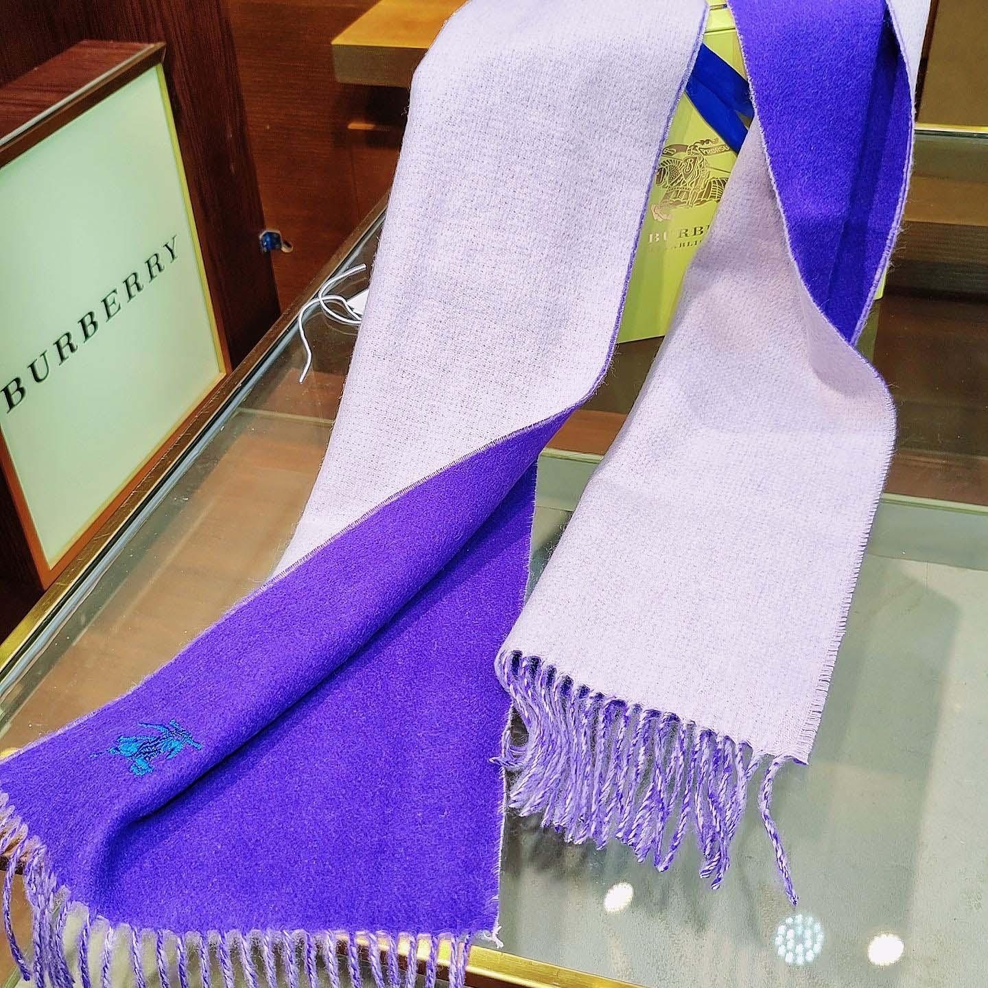 Burberry Reversible Cashmere Scarf - FashionPlug