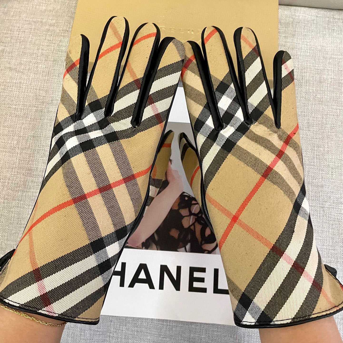 Burberry Gloves  - FashionPlug