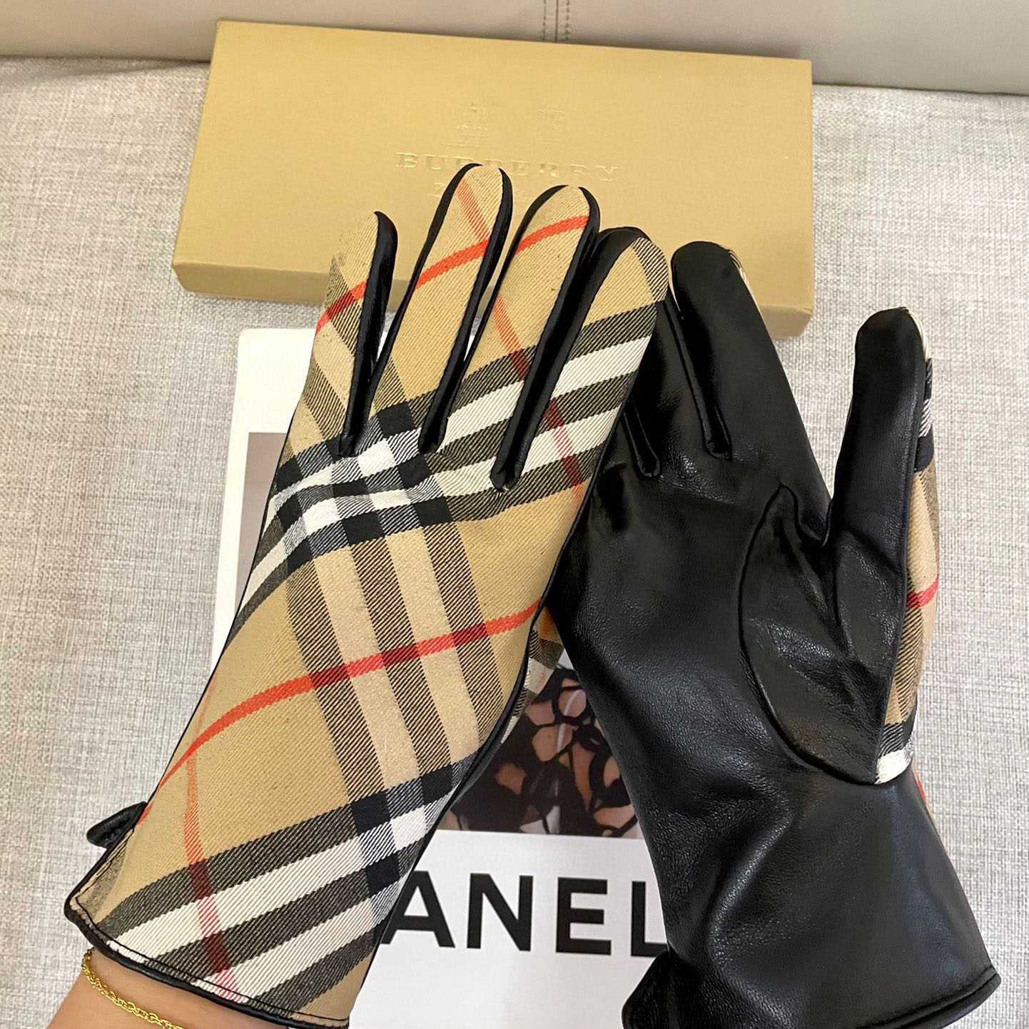 Burberry Gloves  - FashionPlug