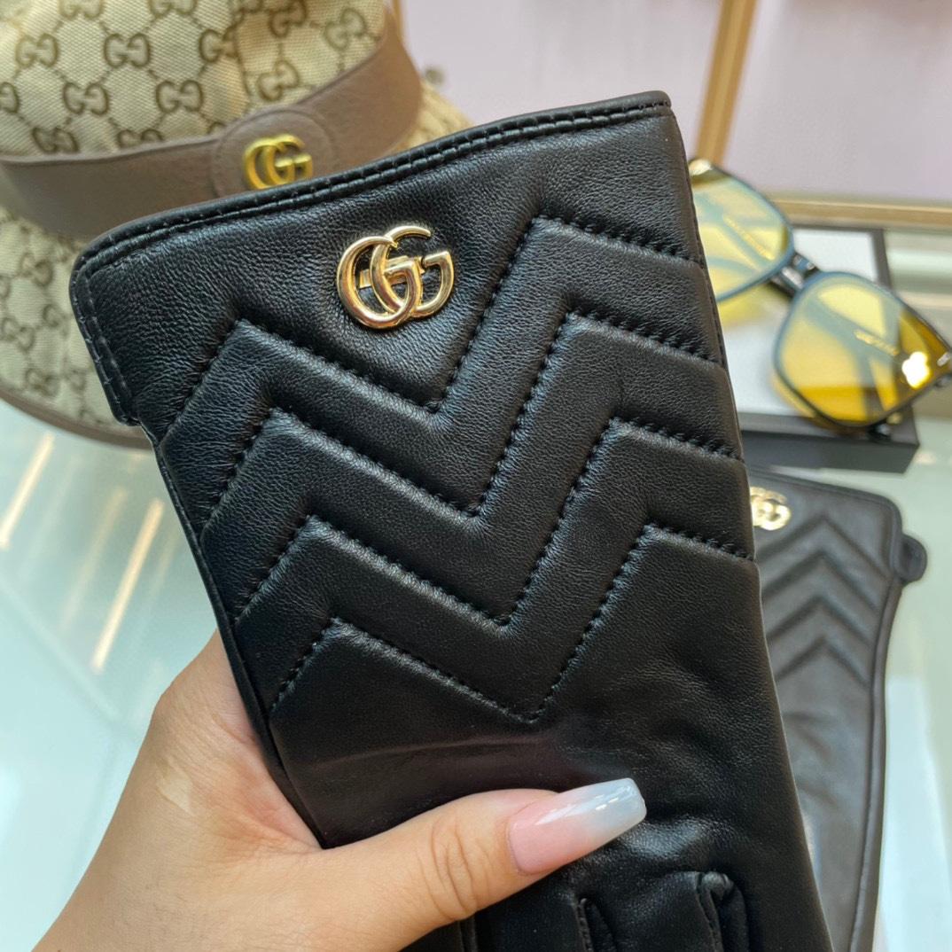 Gucci Gloves  - FashionPlug