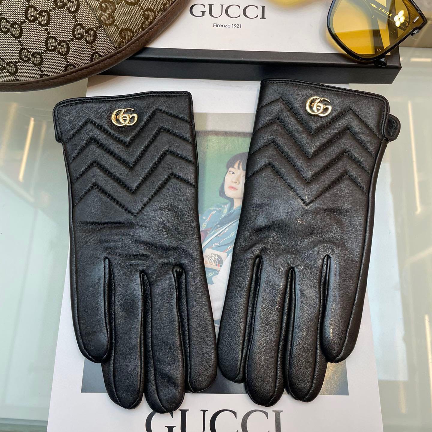 Gucci Gloves  - FashionPlug