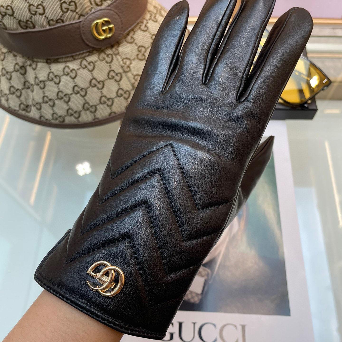 Gucci Gloves  - FashionPlug