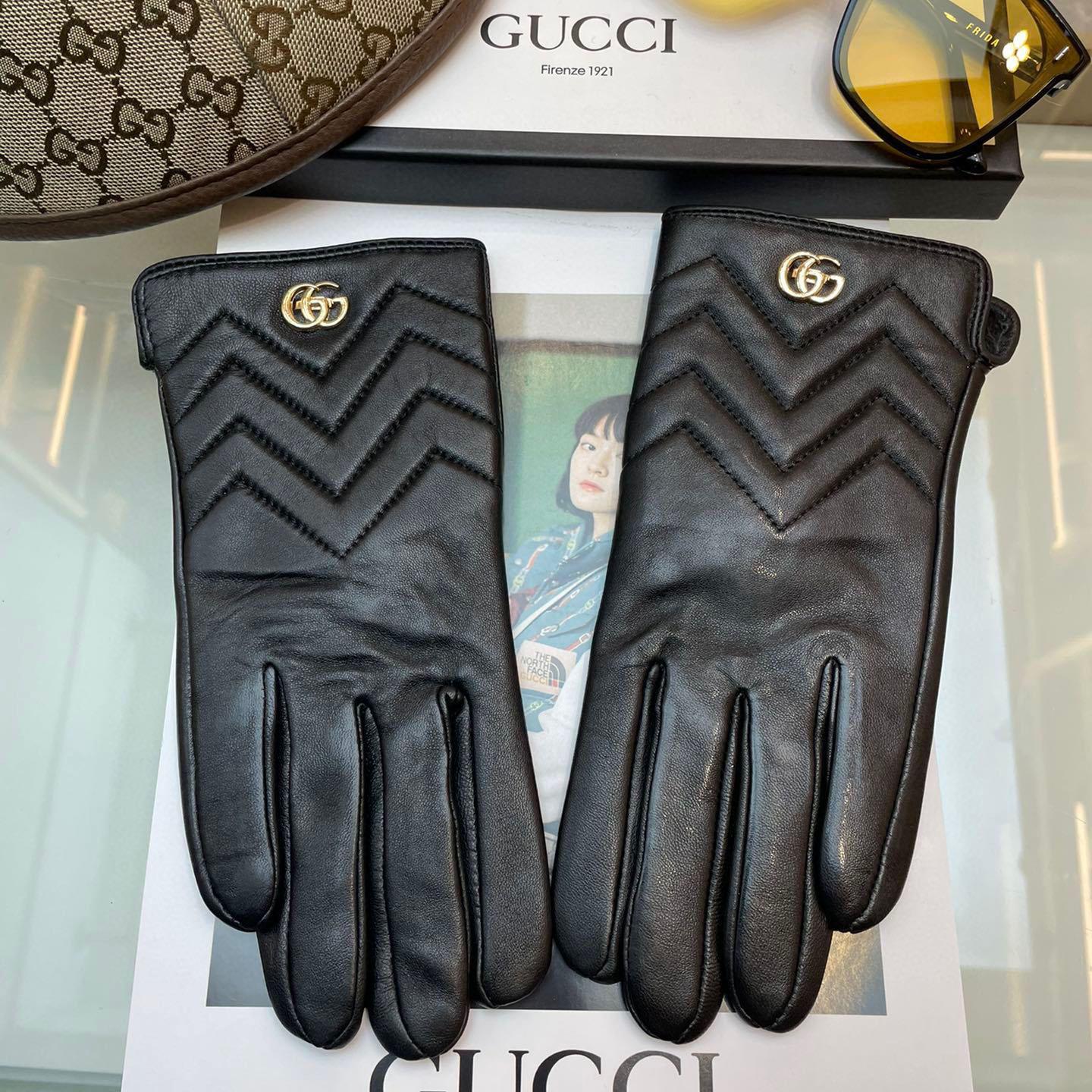 Gucci Gloves  - FashionPlug