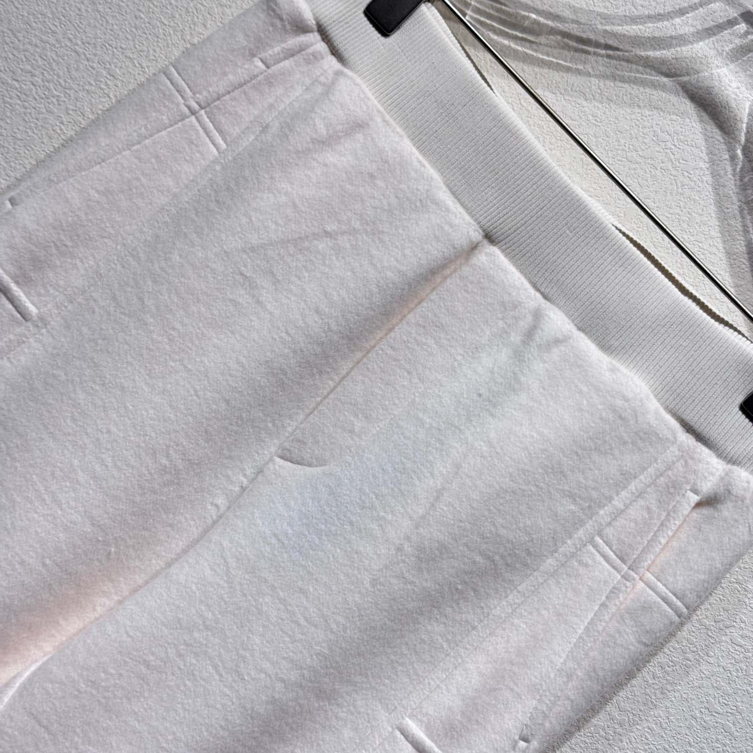 Louis Vuitton Quilted Textured Wool Pants   1AGJPK - FashionPlug