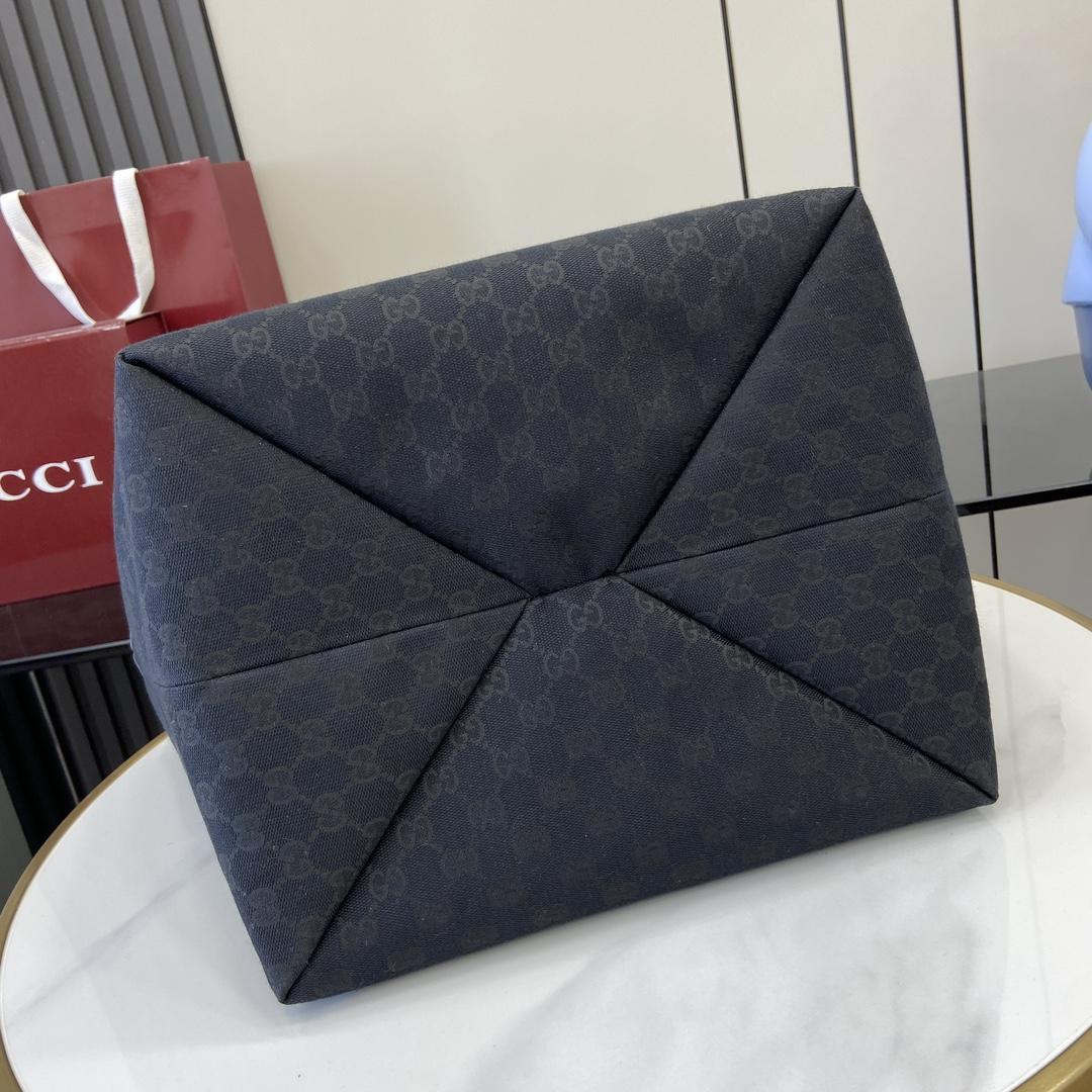 Gucci Totissima Medium Tote Bag - FashionPlug
