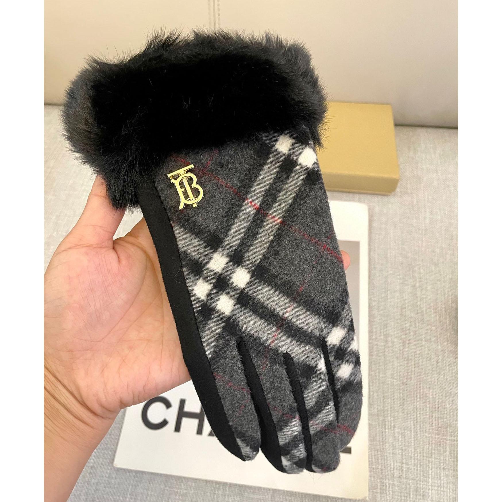 Burberry Gloves  - FashionPlug