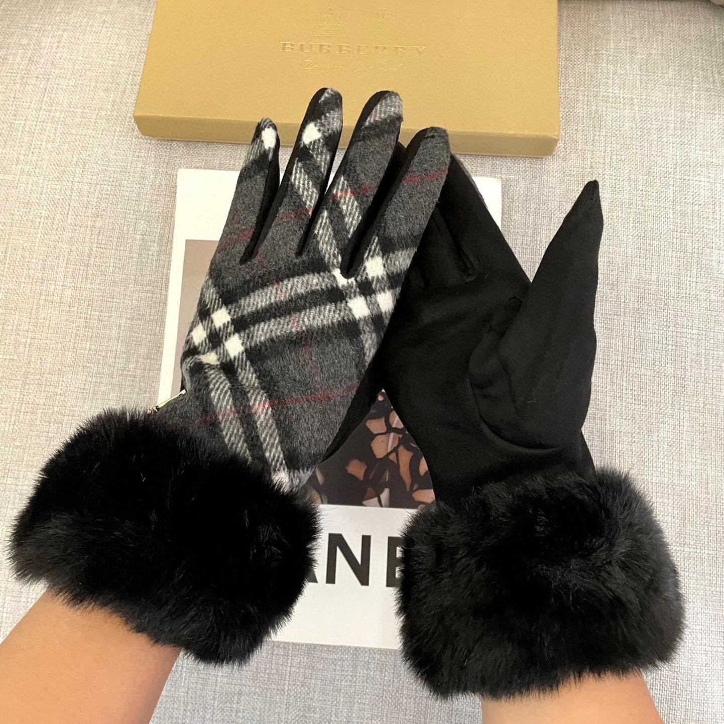 Burberry Gloves  - FashionPlug
