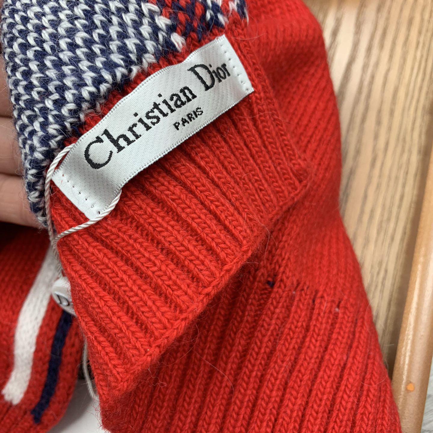 Dior Beanie And Scarf - FashionPlug