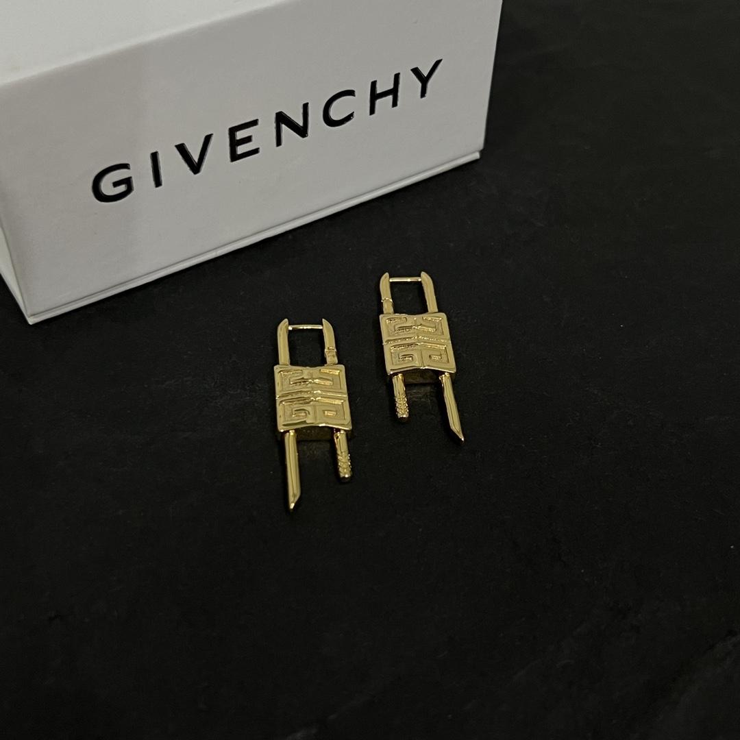 Givenchy Earrings - FashionPlug