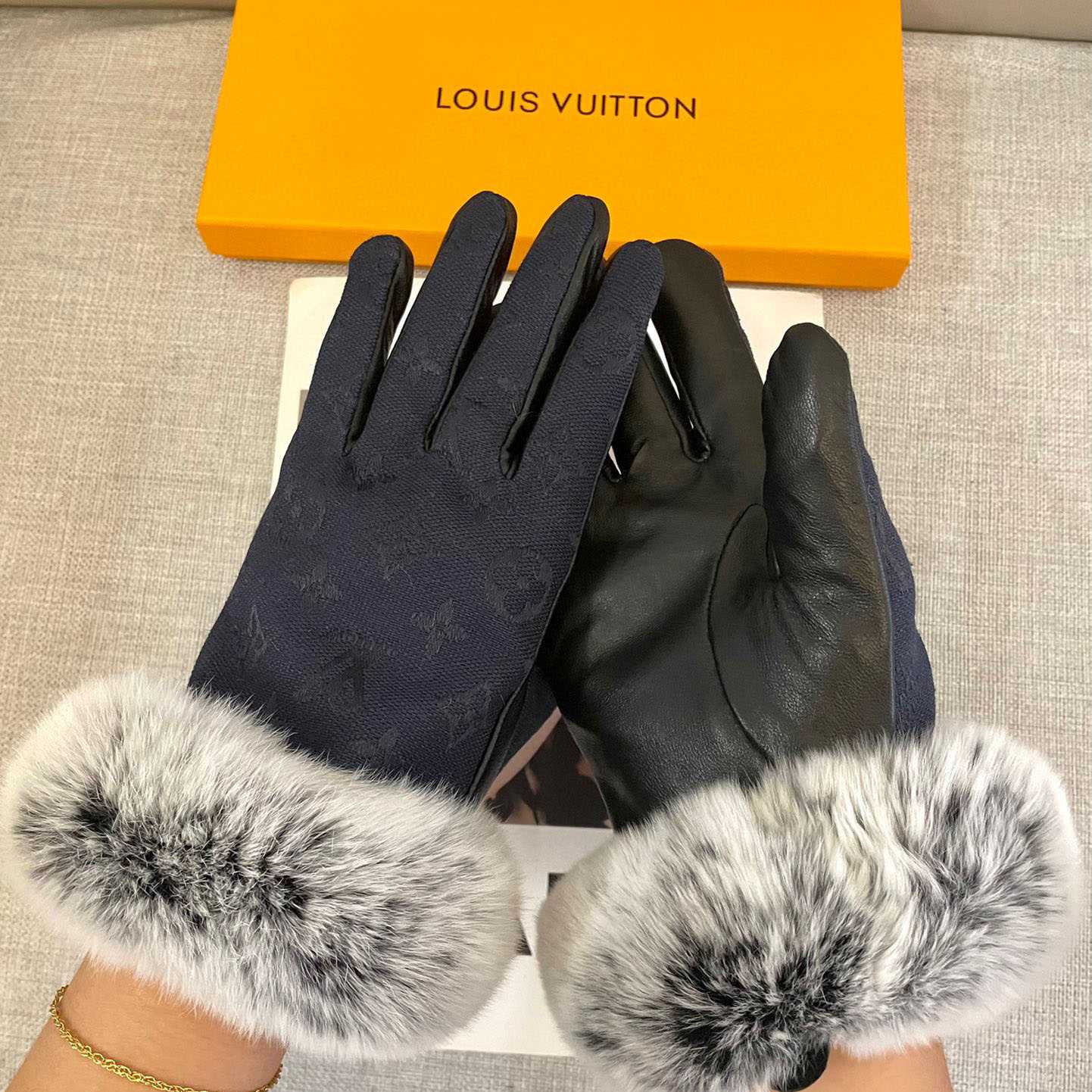 Louis Vuitton Gloves  - FashionPlug