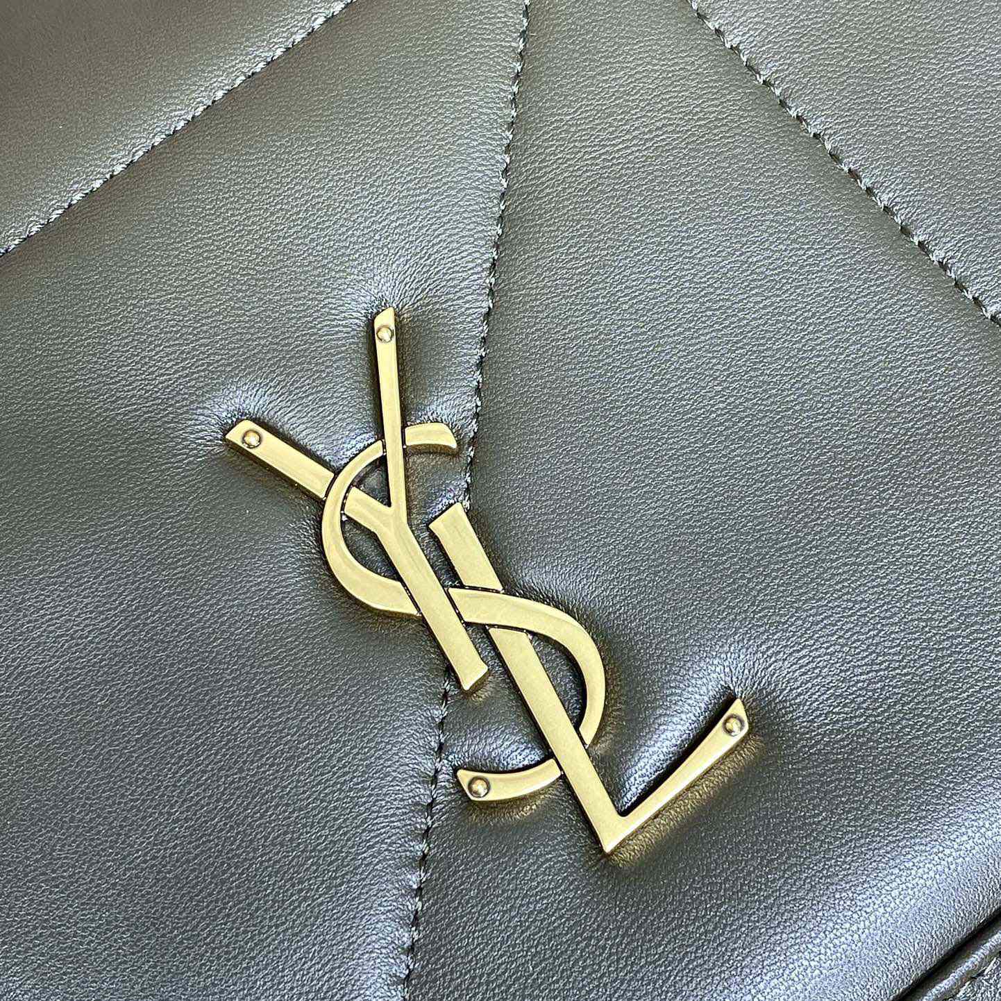 Saint Laurent Jamie Pochon In Lambskin - FashionPlug