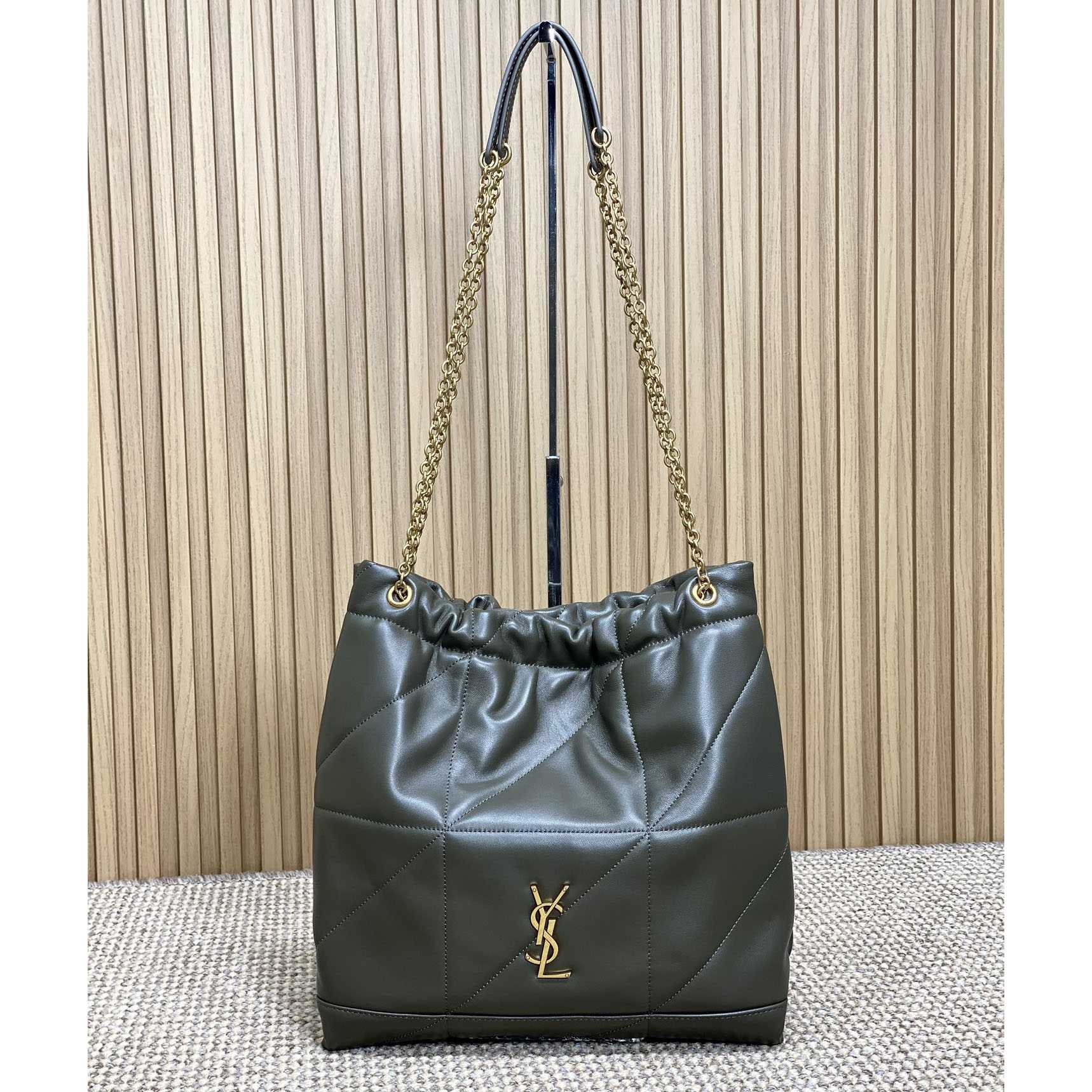 Saint Laurent Jamie Pochon In Lambskin - FashionPlug