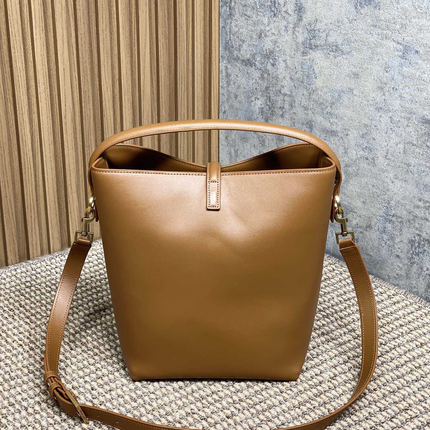 Saint Laurent Le 37 In Shiny Leather - FashionPlug