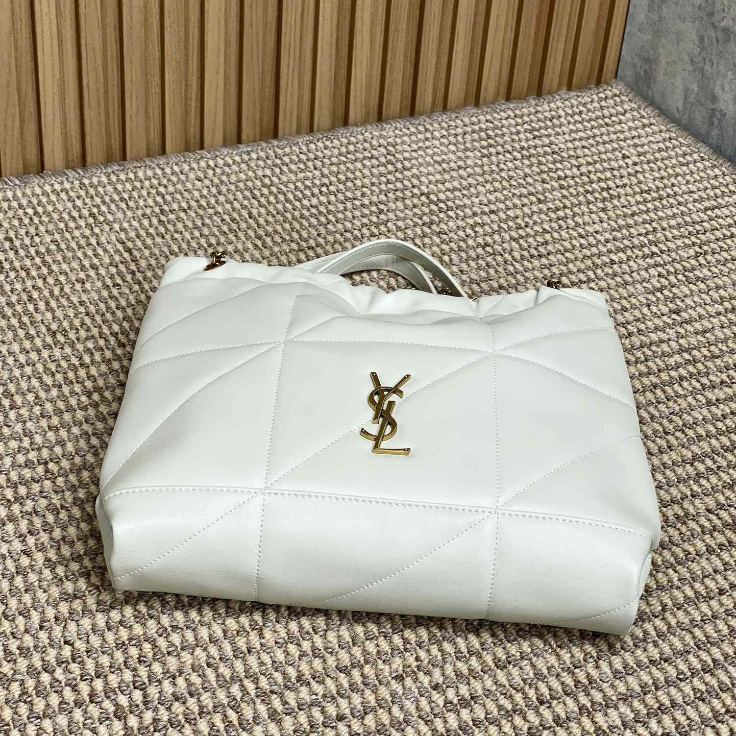 Saint Laurent Jamie Pochon In Lambskin - FashionPlug
