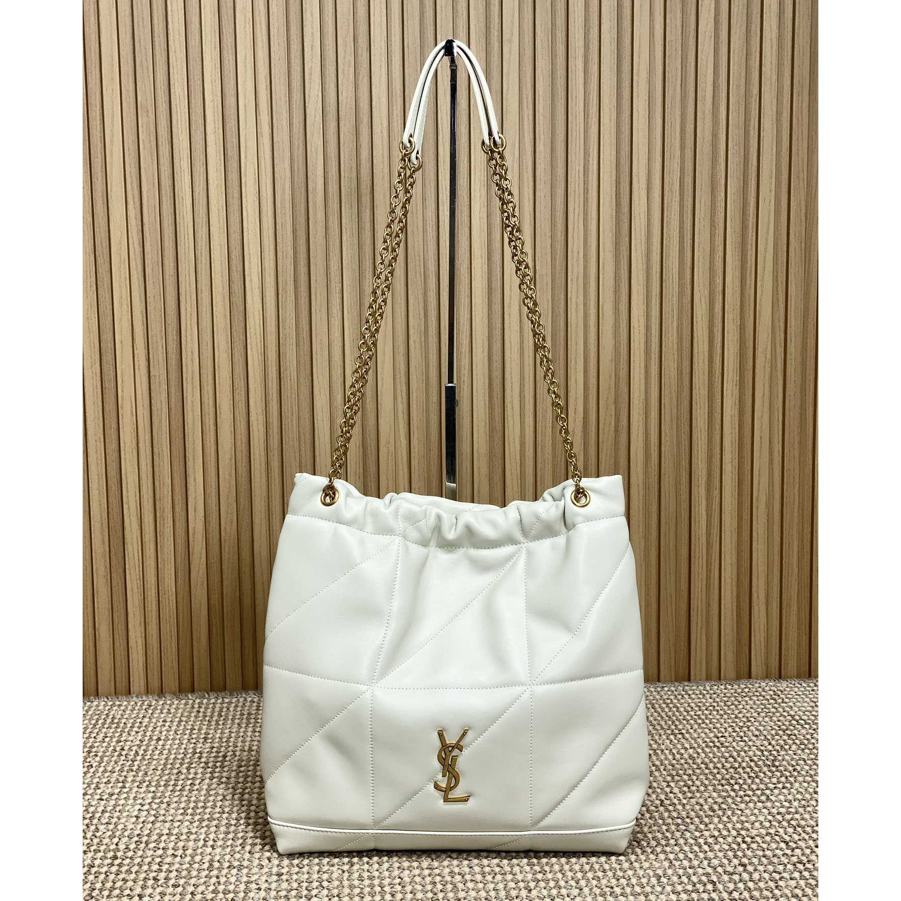 Saint Laurent Jamie Pochon In Lambskin - FashionPlug