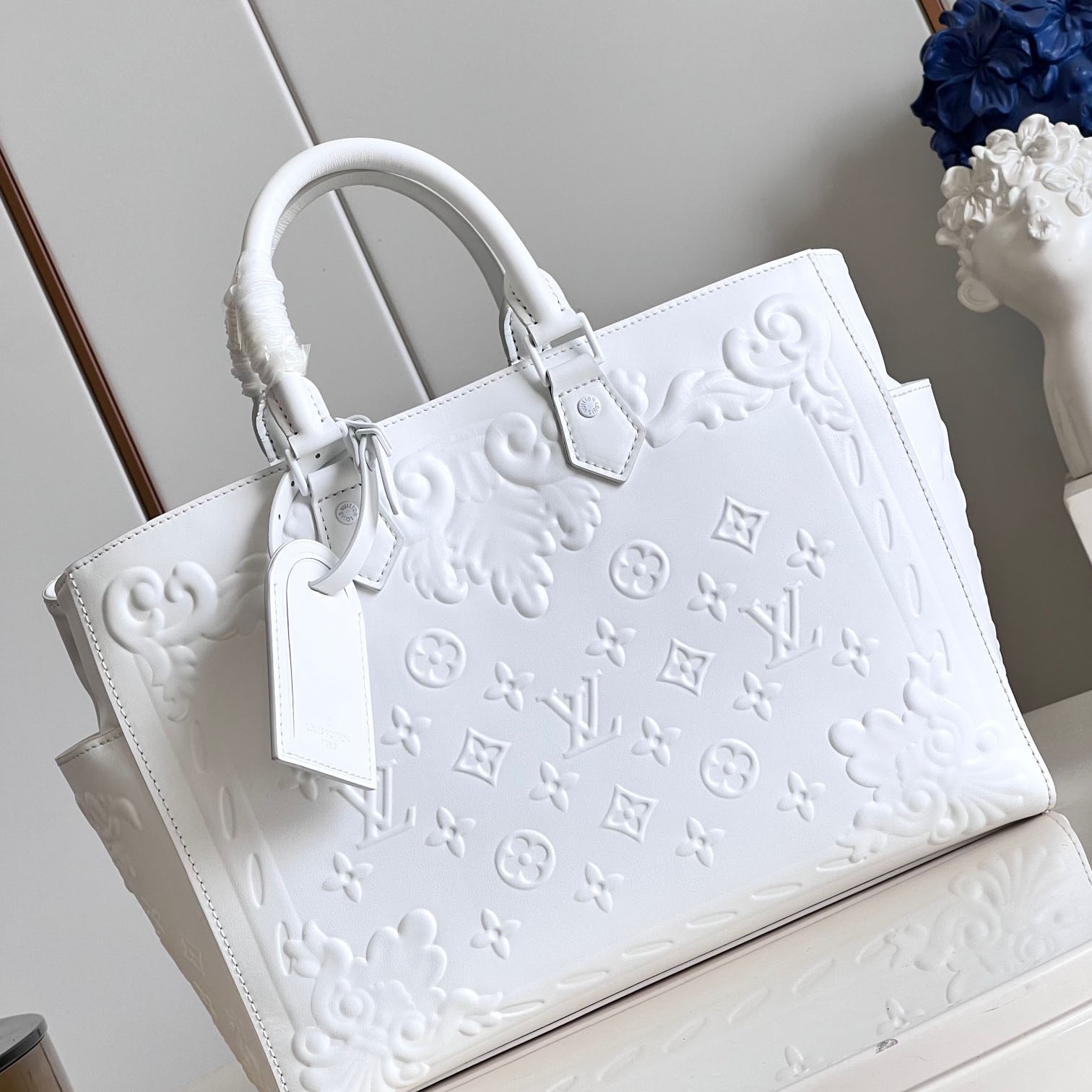 Louis Vuitton Sac Plat  M21841 - FashionPlug
