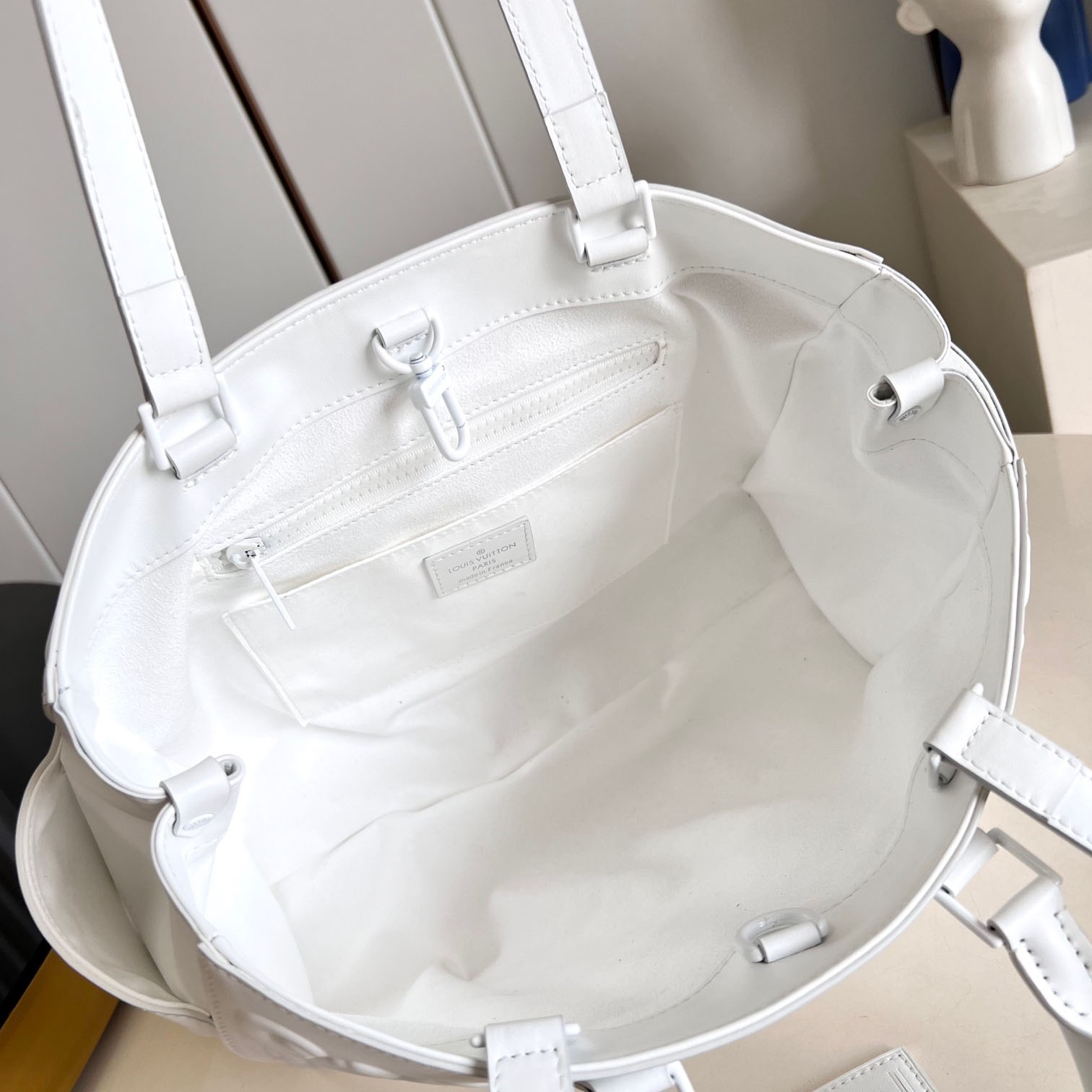 Louis Vuitton Sac Plat  M21841 - FashionPlug