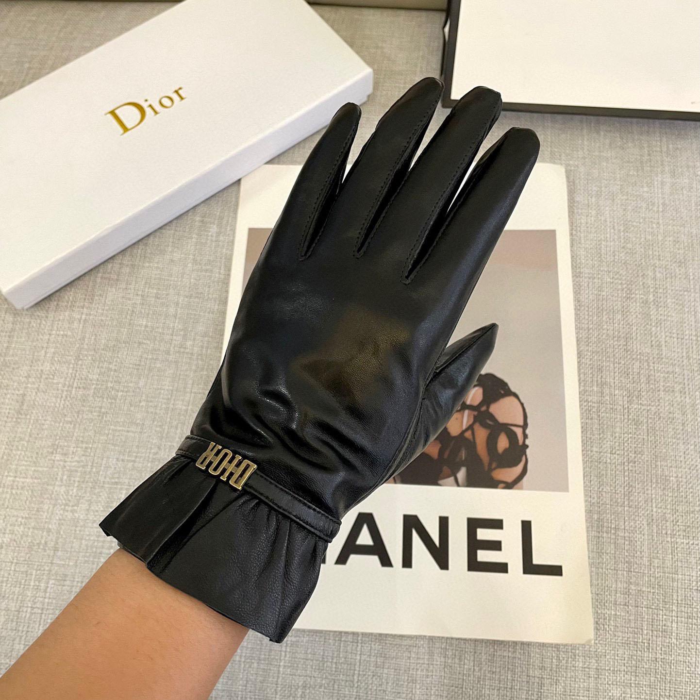 Dior Gloves  - FashionPlug