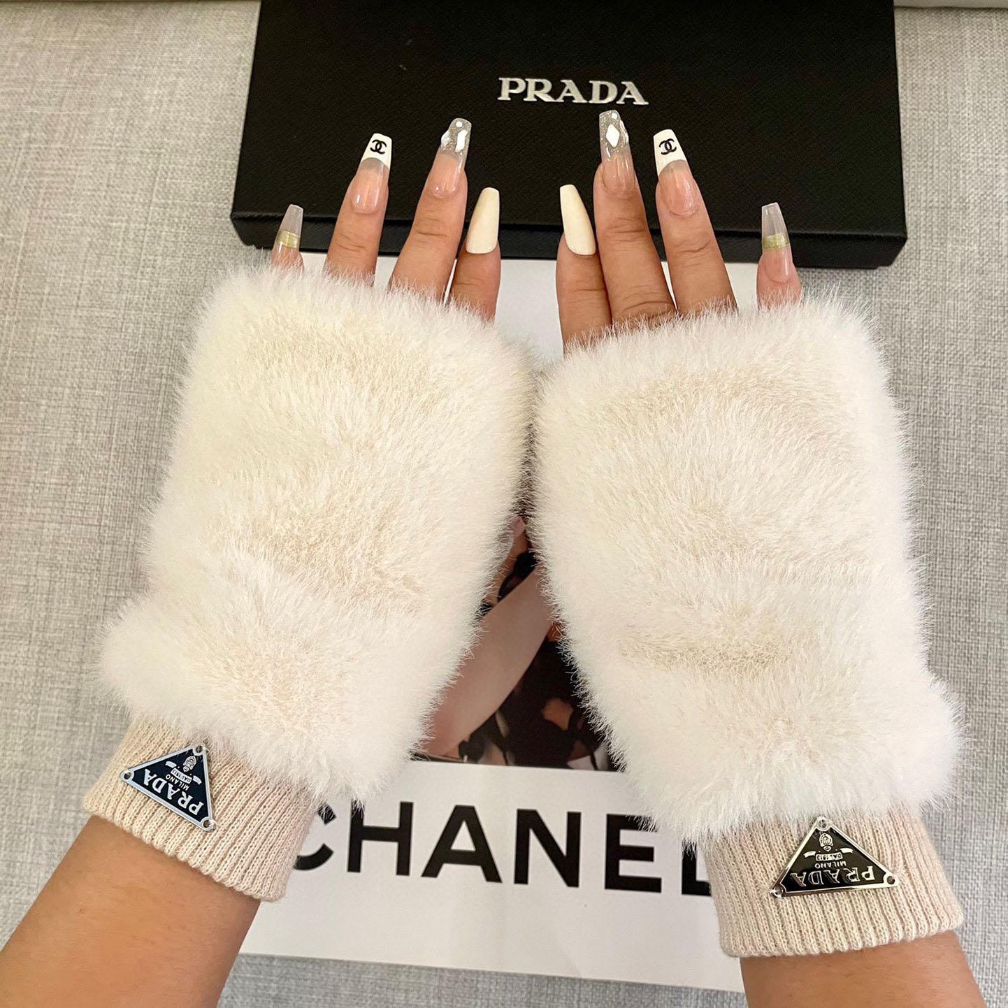 Prada Gloves  - FashionPlug