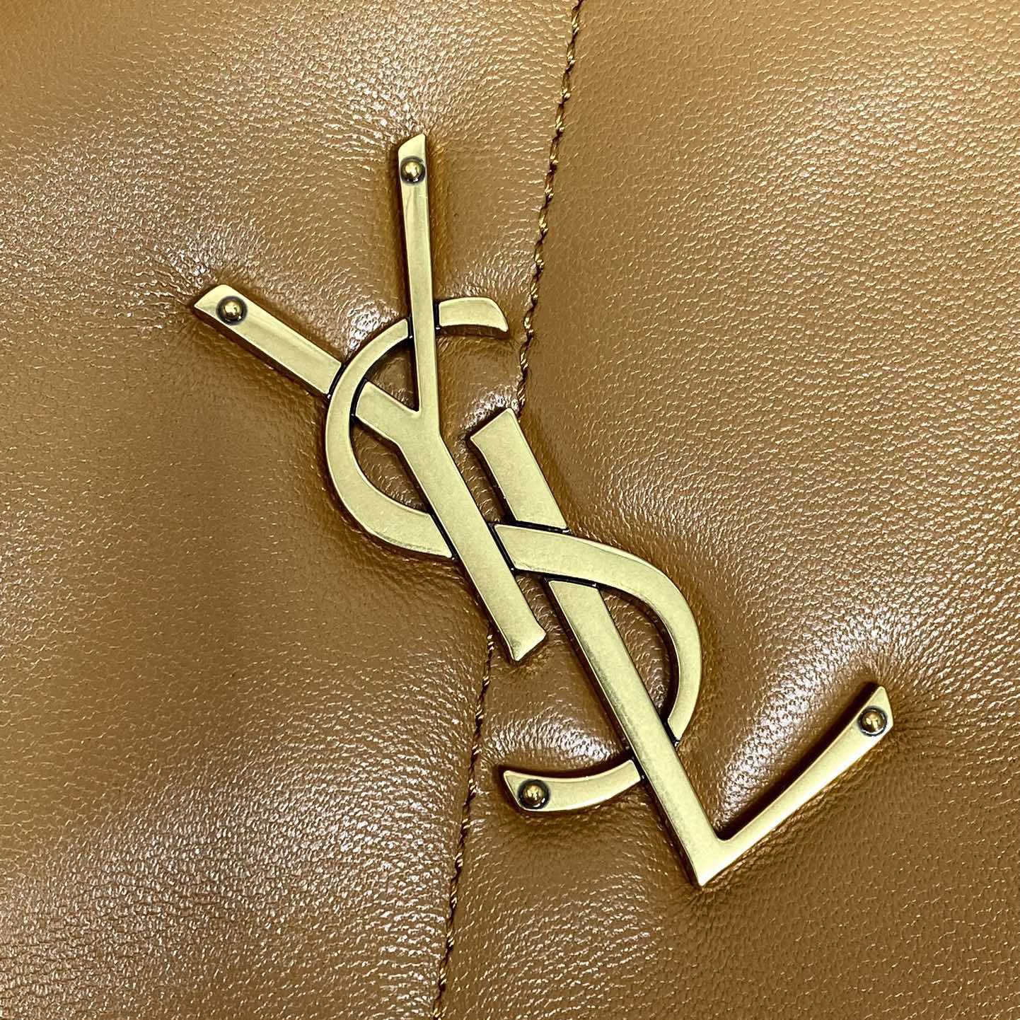 Saint Laurent Jamie Pochon In Lambskin - FashionPlug