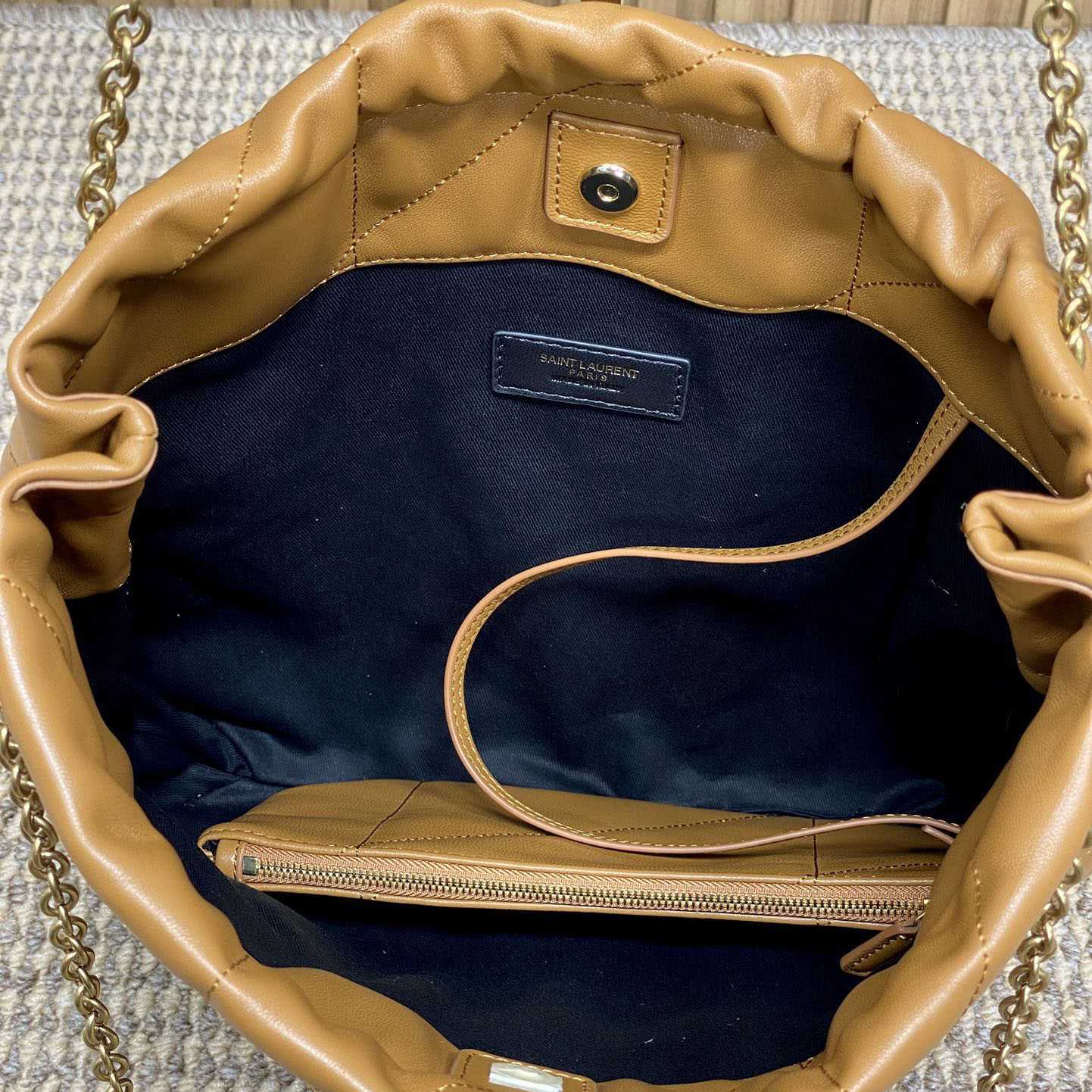 Saint Laurent Jamie Pochon In Lambskin - FashionPlug