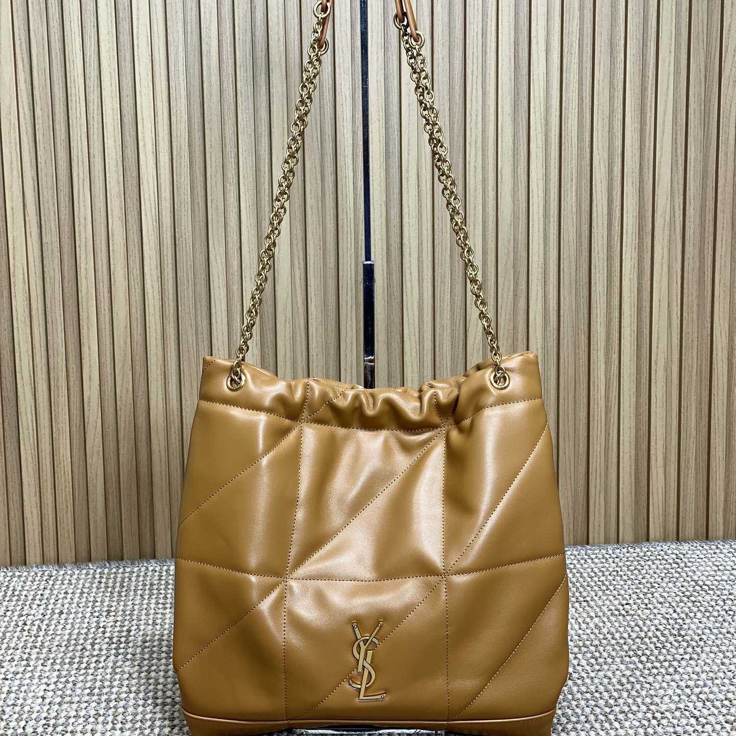 Saint Laurent Jamie Pochon In Lambskin - FashionPlug